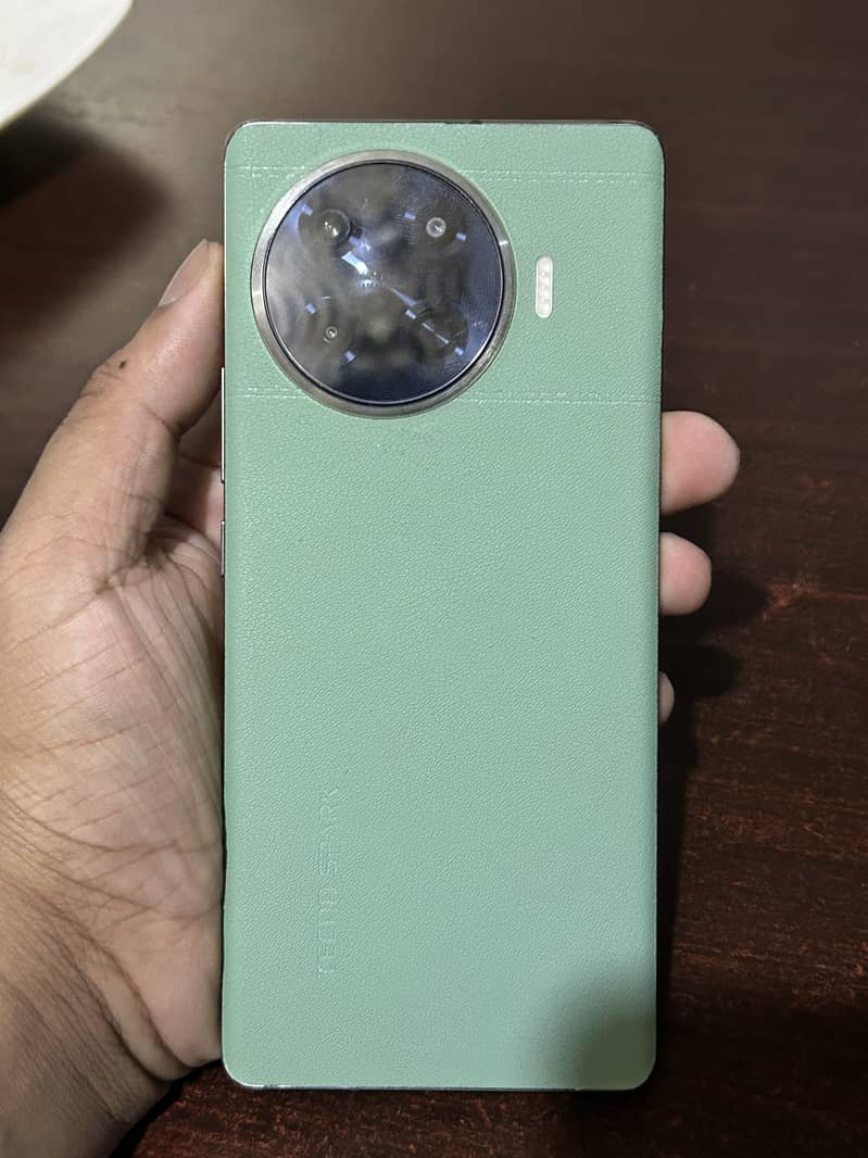 Techno Spark 20 pro plus 0