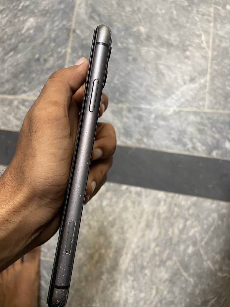 Apple iPhone 11 0