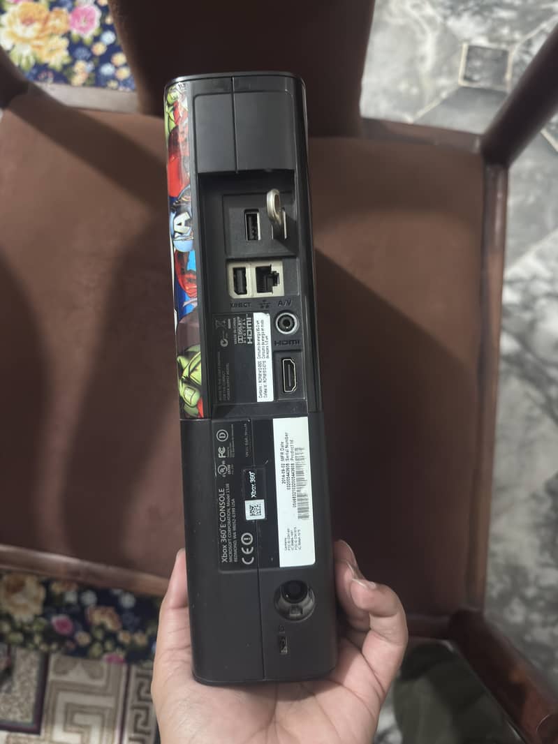 Xbox 360 slim E 2