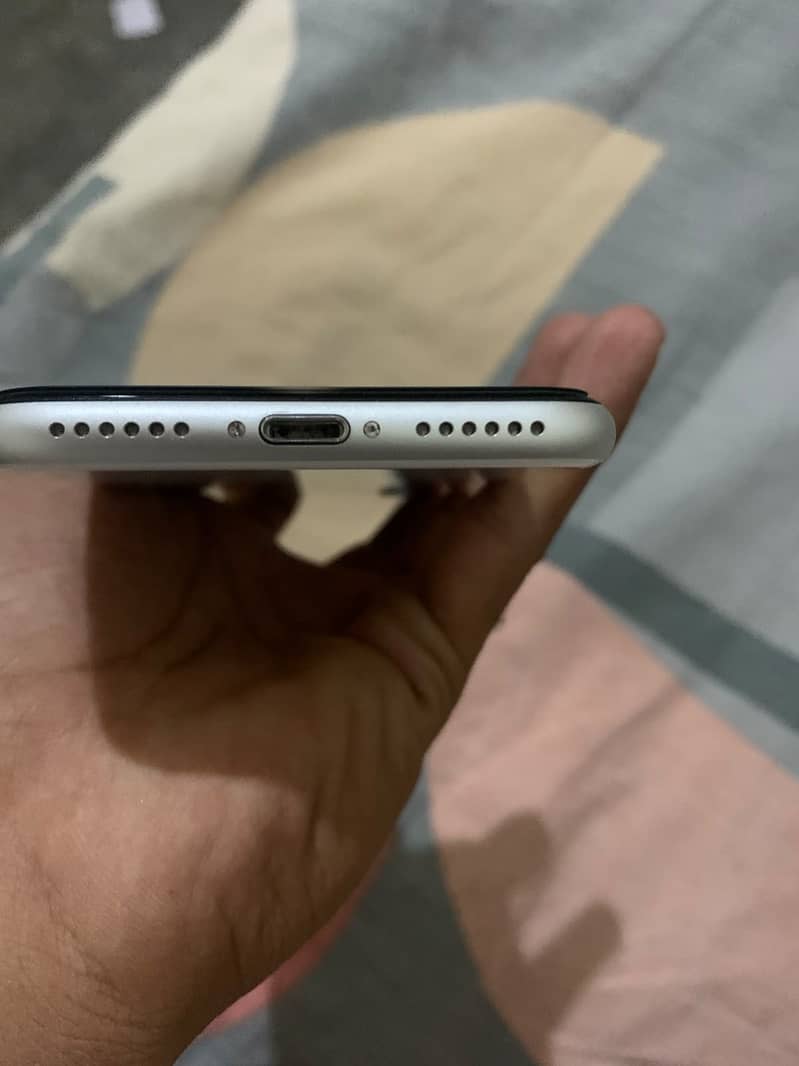 Apple iPhone SE2020 3