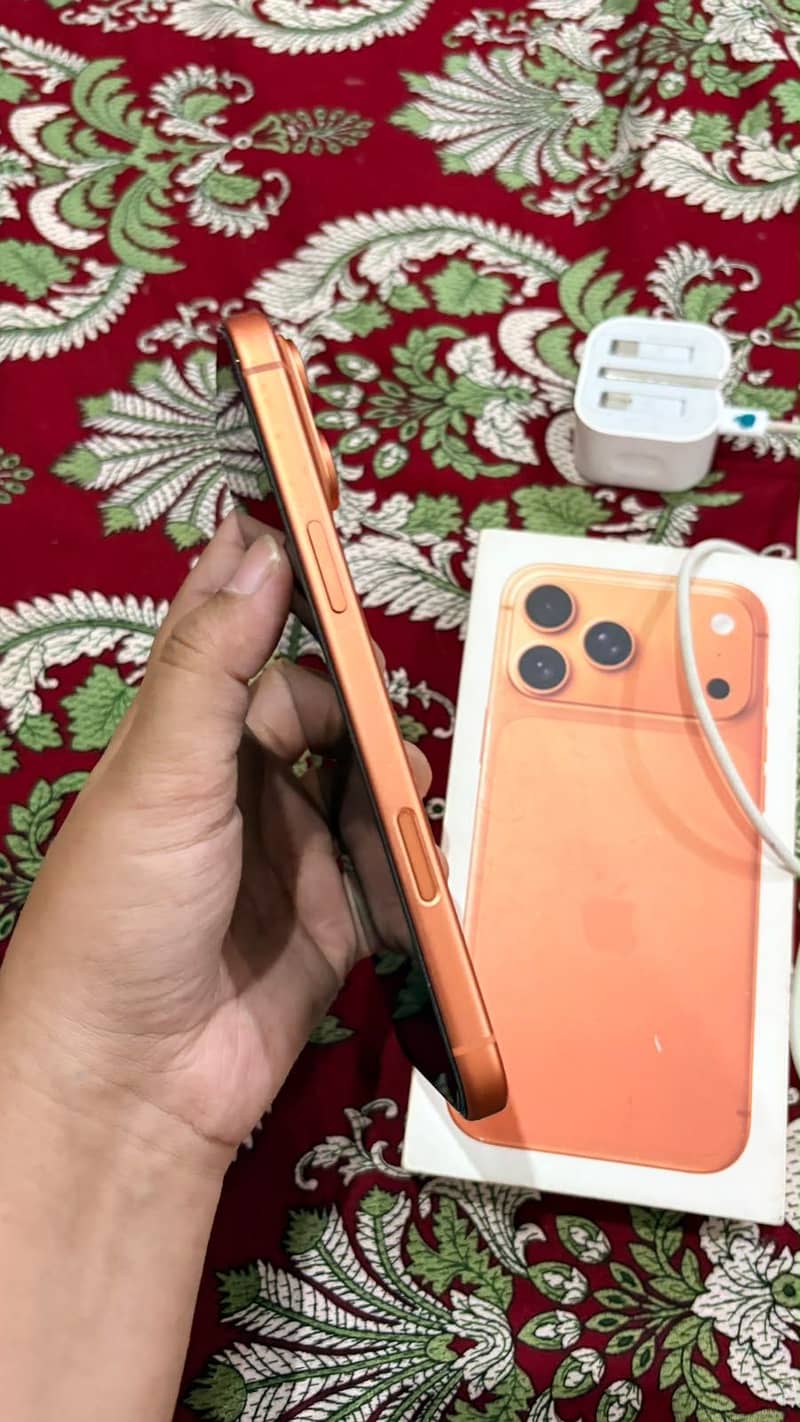 Apple iPhone 17 Pro Max 2