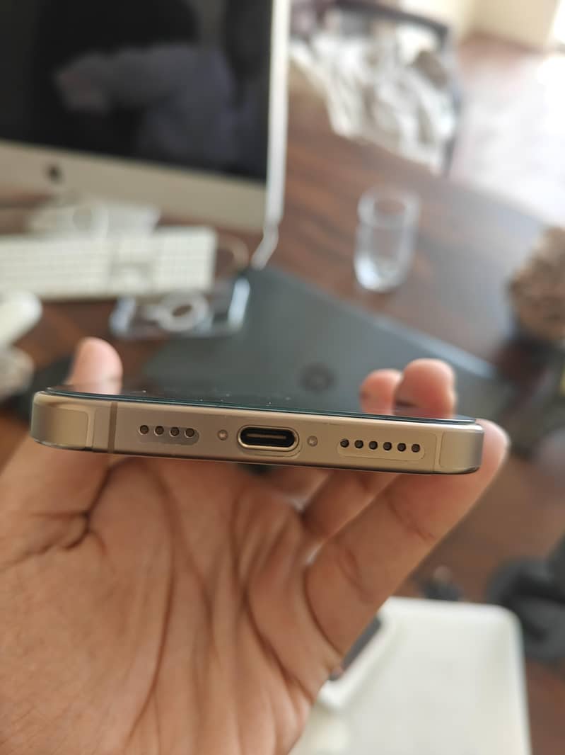 Apple iPhone 16 Pro Max 5