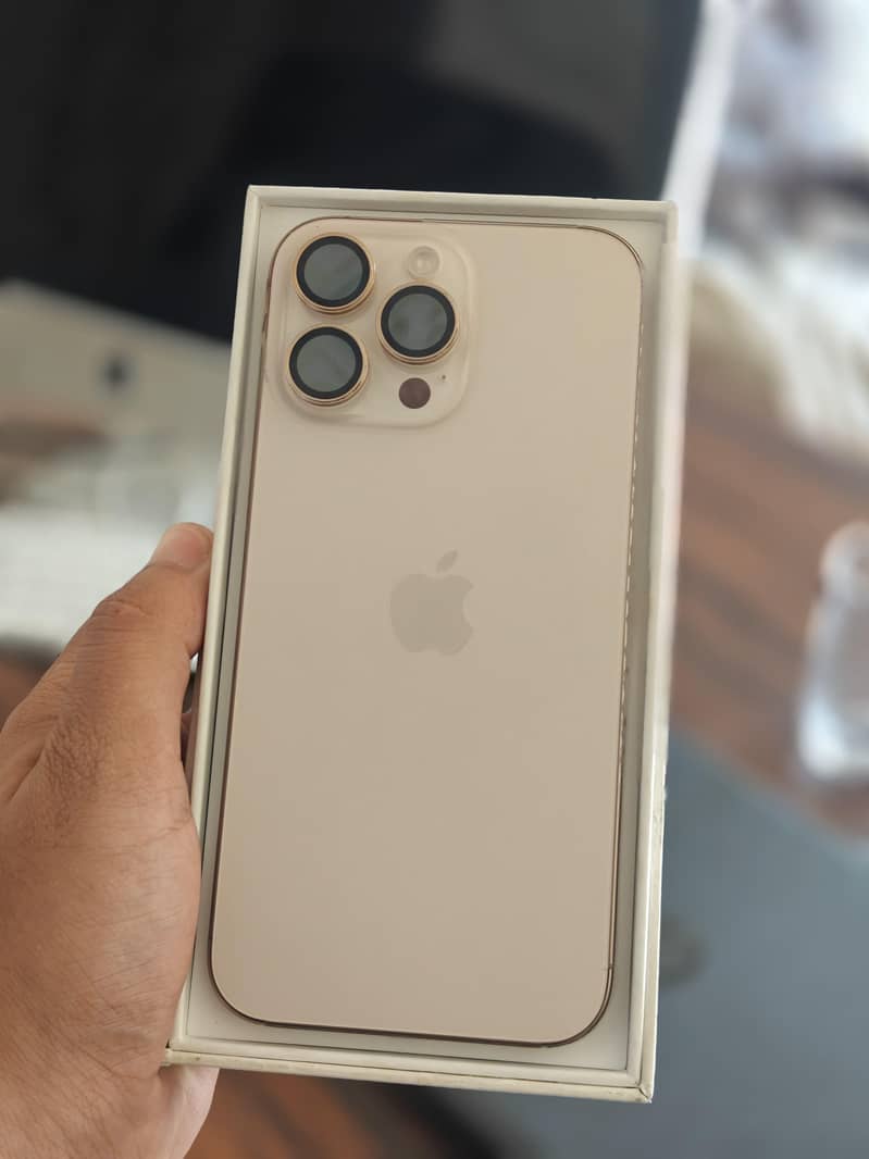Apple iPhone 16 Pro Max 8