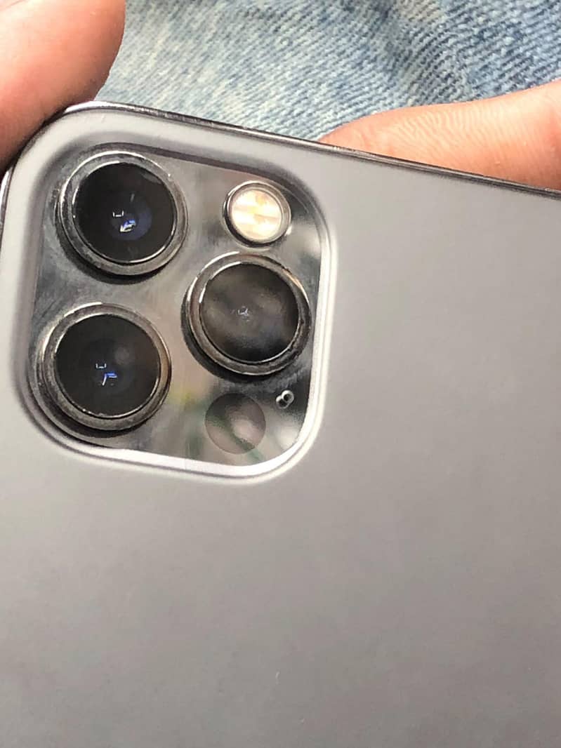 Apple iPhone 12 Pro 3