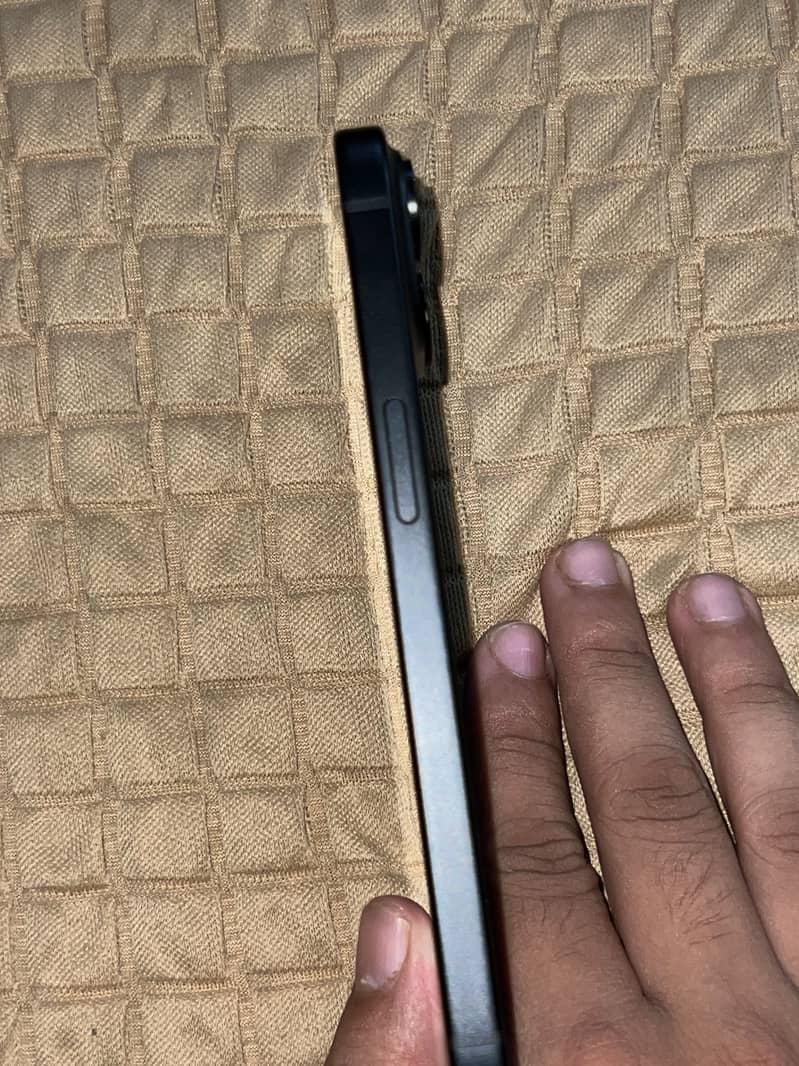Apple iPhone 15 2
