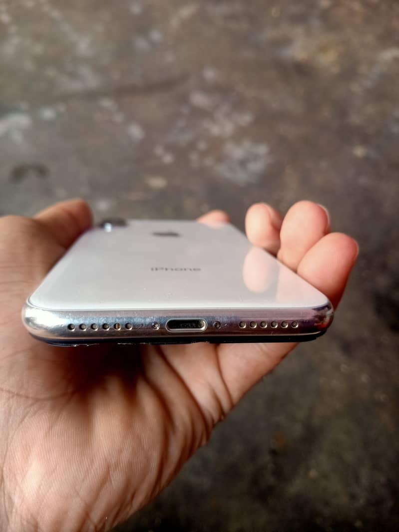 Apple iPhone X 3