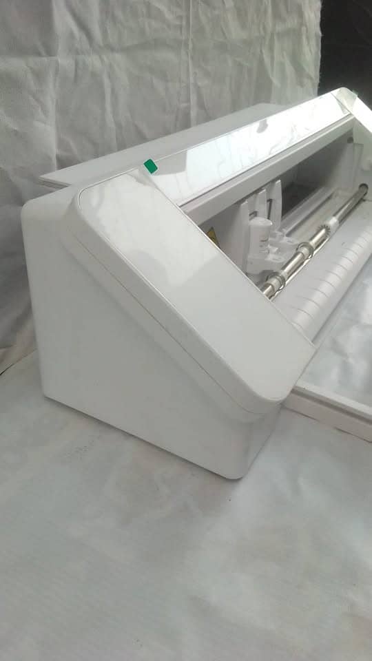 Cameo4 Cutting Plotter 2