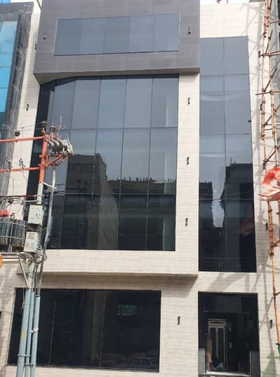 Building For Rent 200 Square Yards ON SHABAZ COMM PH 6