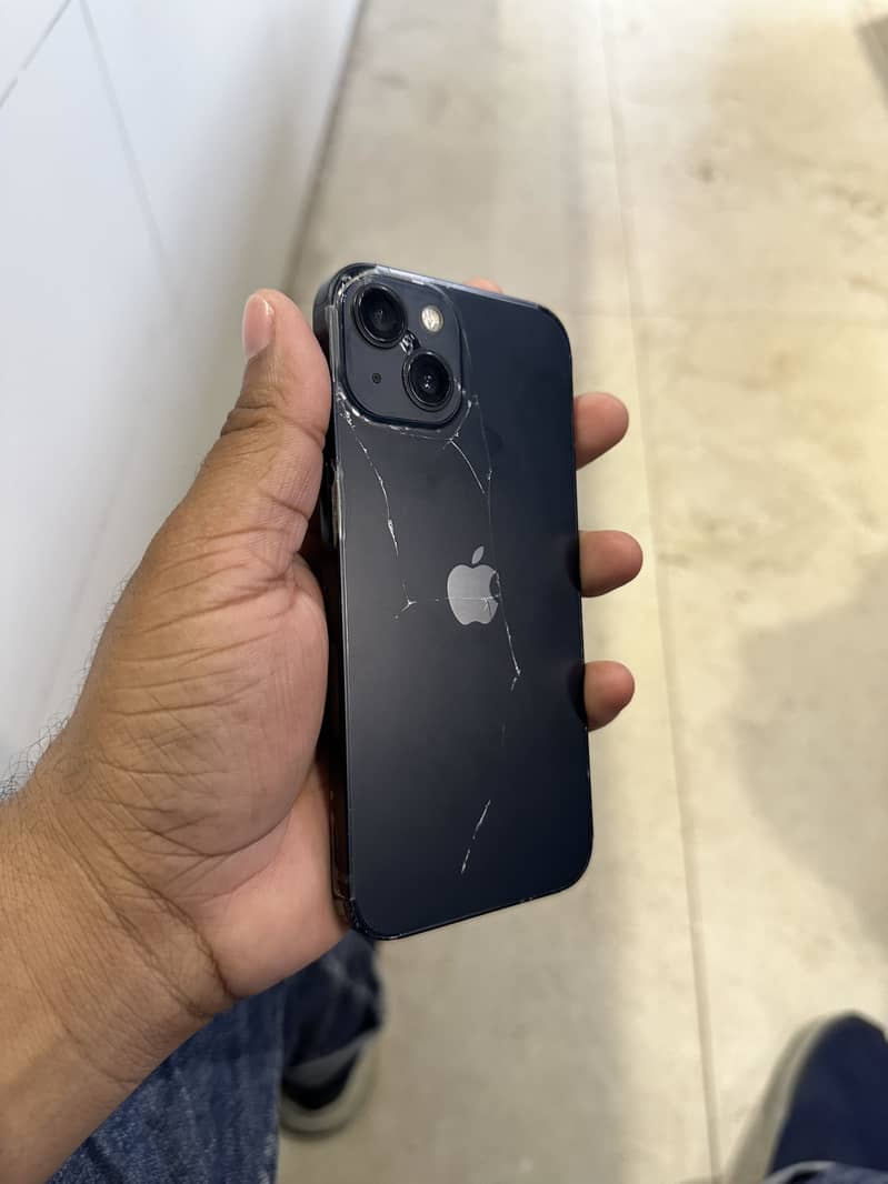 Apple iPhone 13 4