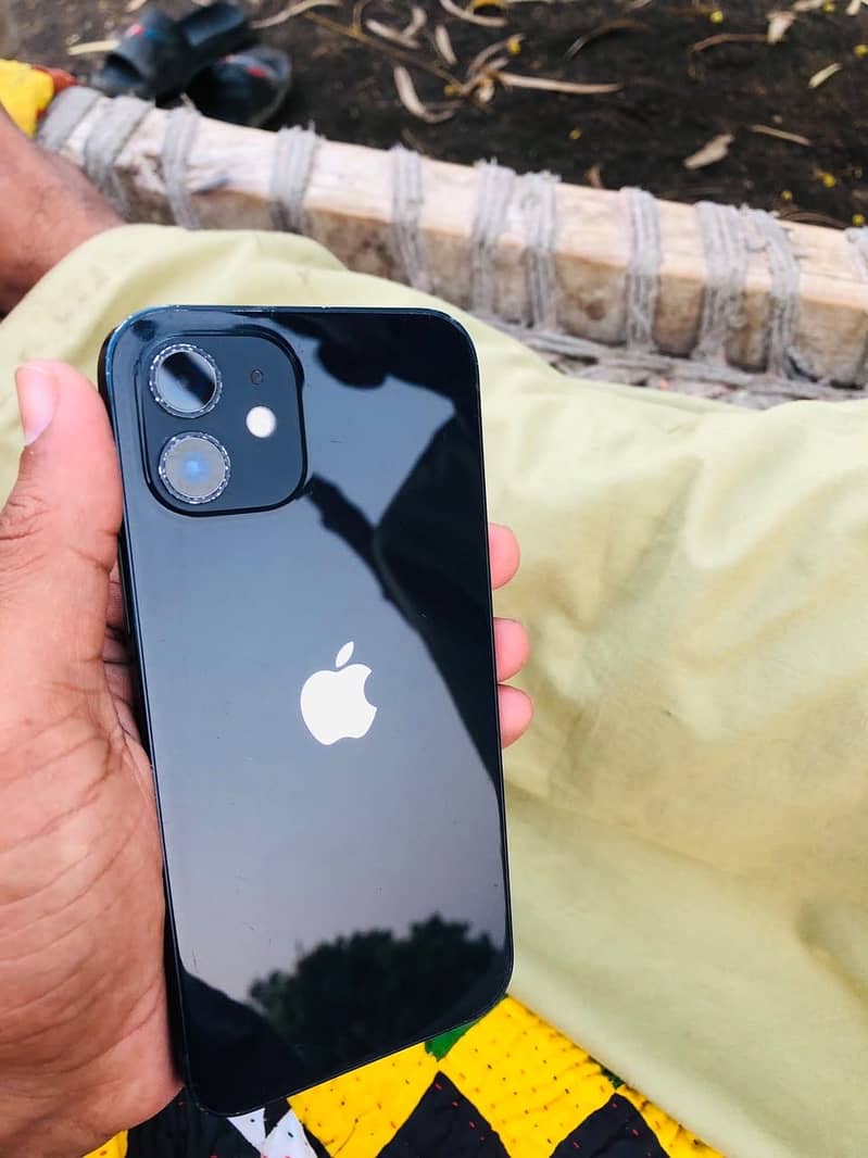 Apple iPhone 12 2