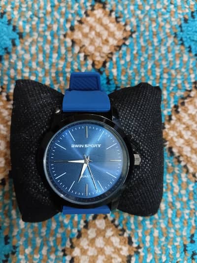 BWIN SPORTS Boy's analog watch with blue rubber strap-new condition
