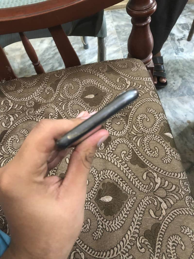 Apple iPhone 11 3