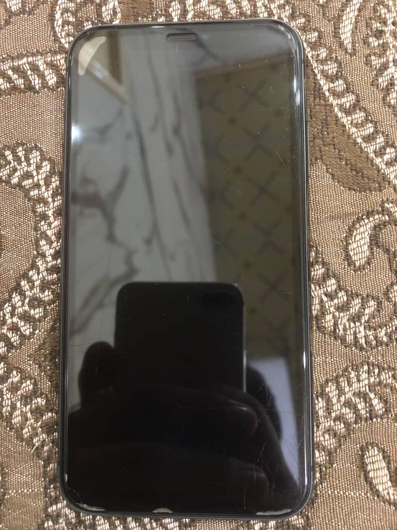 Apple iPhone 11 4