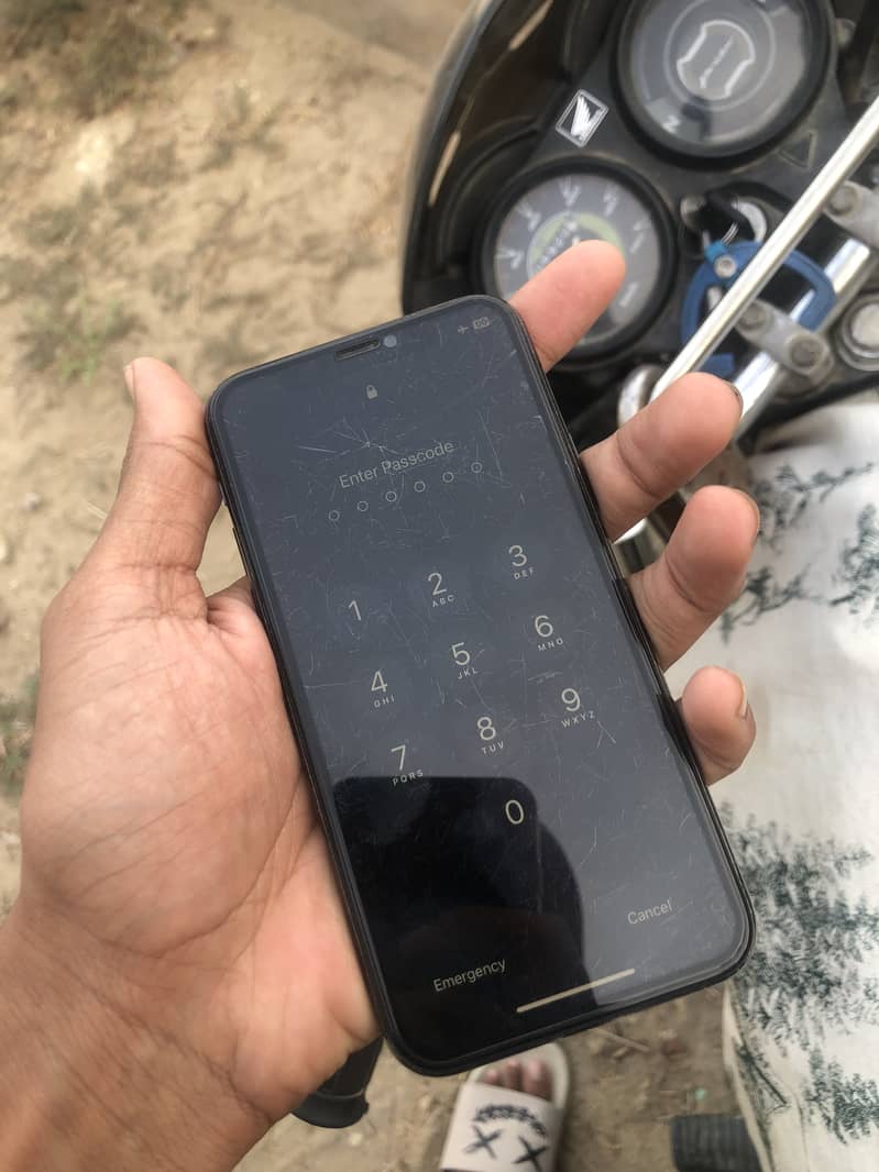 Apple iPhone 11 Pro 2