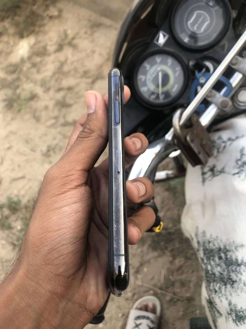 Apple iPhone 11 Pro 3