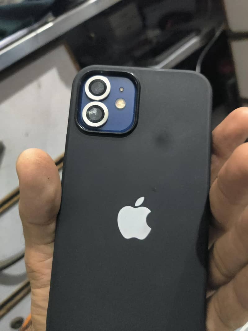 Apple iPhone 12 3
