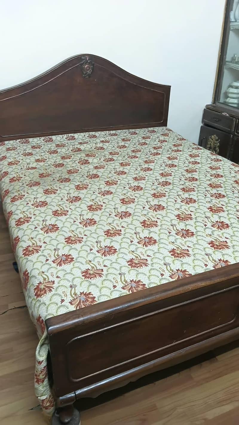 Bed wood 0