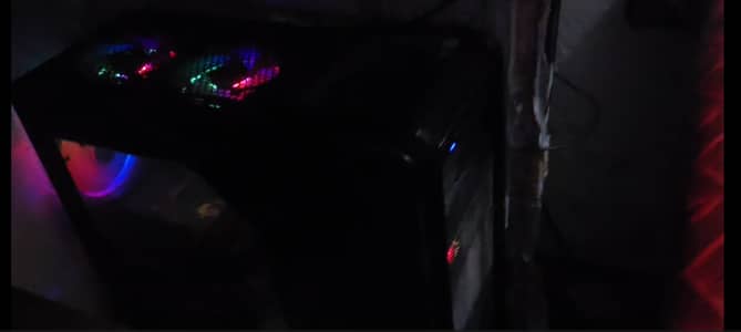 Gaming PC Core i7 7th gen with 21' Asus LED