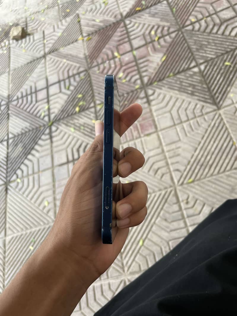 Apple iPhone 12 mini 3