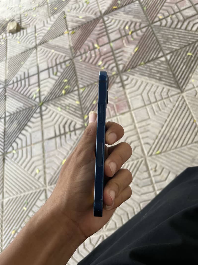 Apple iPhone 12 mini 4