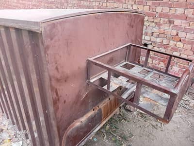 ایک عدد کیبن ہڈ کیبن