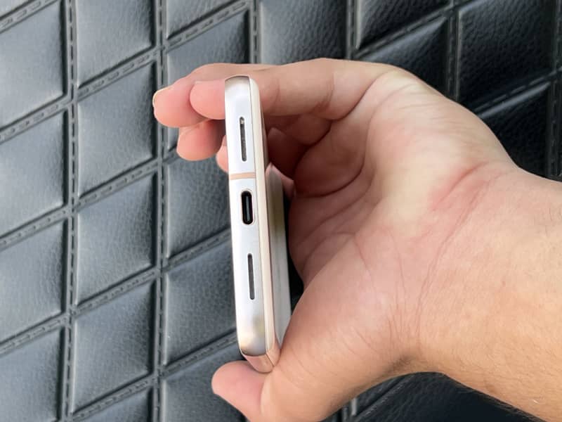 Google Pixel 8 3