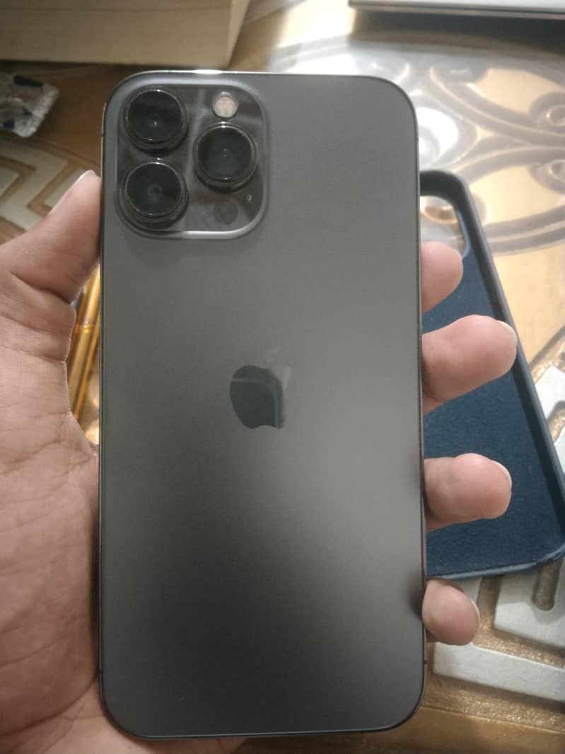 Apple iPhone 13 Pro Max 0