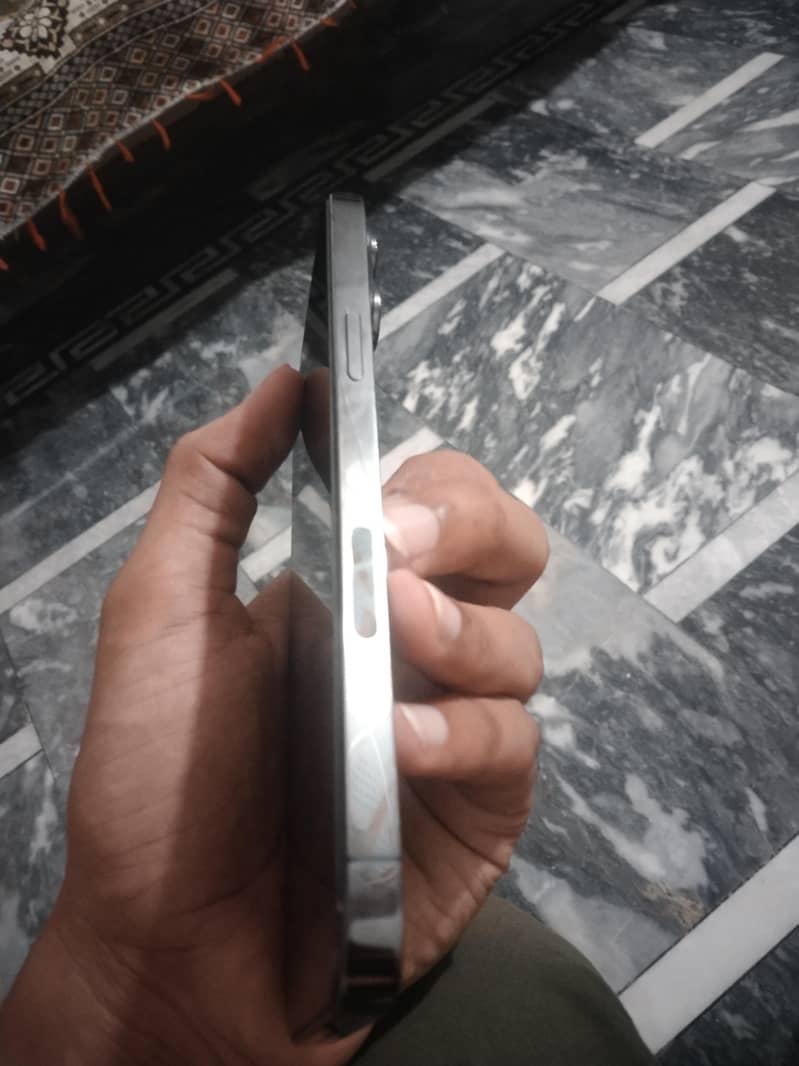 Apple iPhone 13 Pro Max 6
