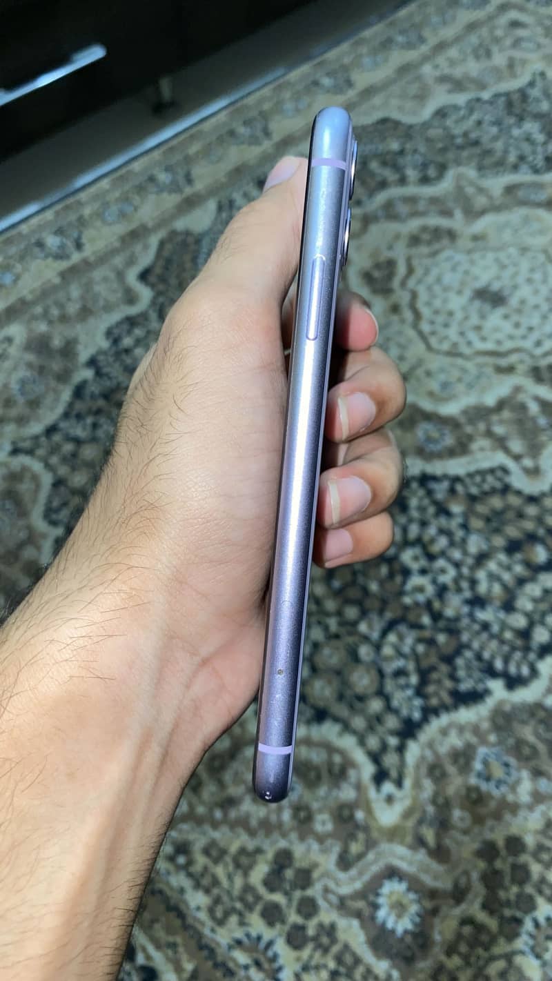 Apple iPhone 11 4
