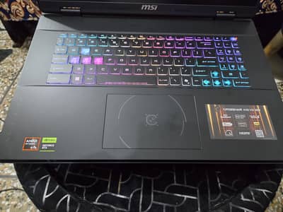 Msi crosshair 18hxA8W qhd ryzen 9 rtx 5070 32gb 1tb  box and charger