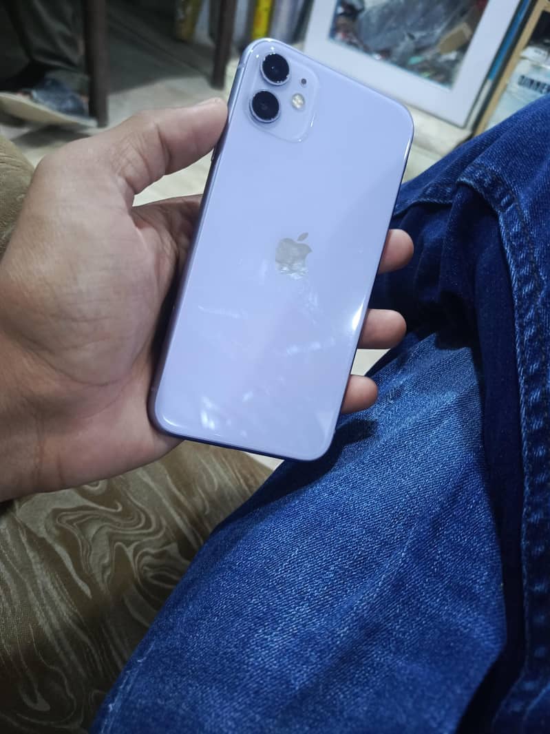 Apple iPhone 11 3