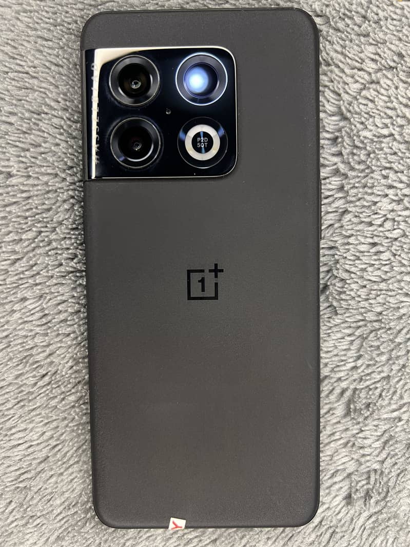 One Plus 10 Pro 1