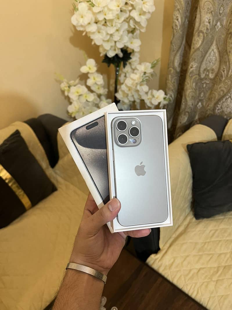 Apple iPhone 15 Pro Max 0