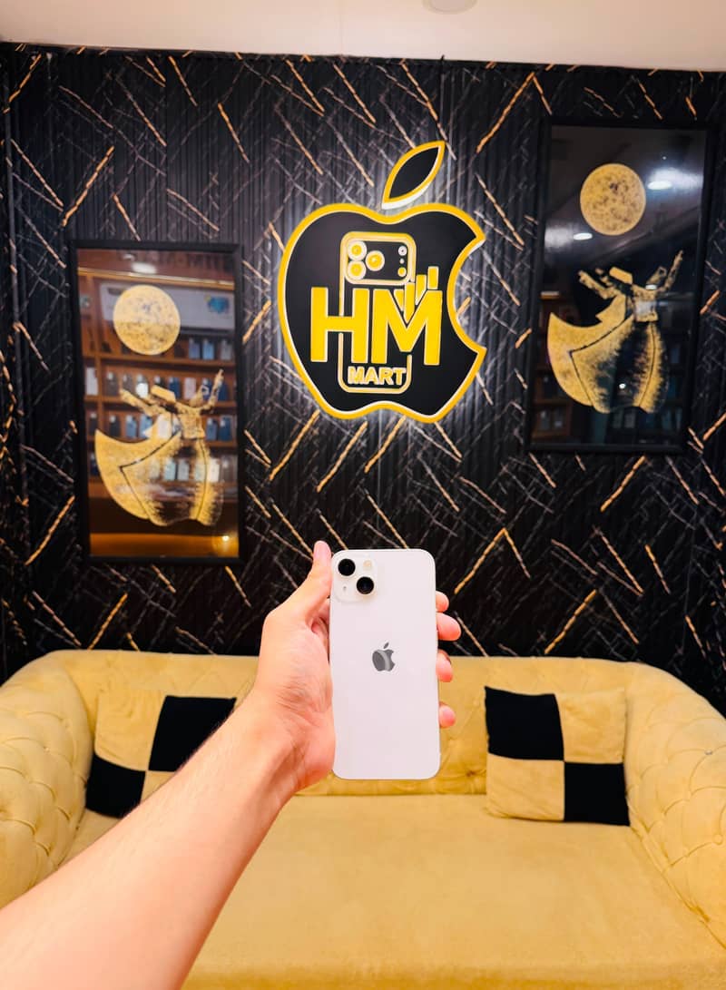 Apple iPhone 13 0