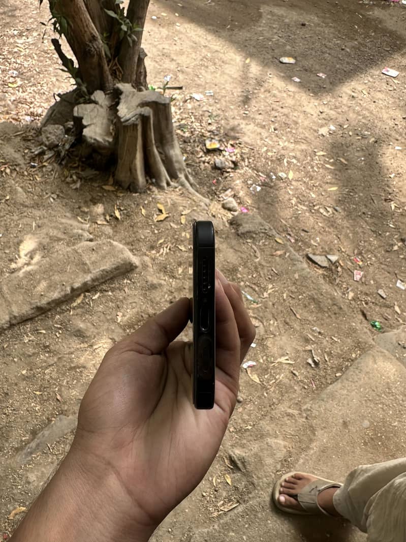 Apple iPhone 15 plus 4