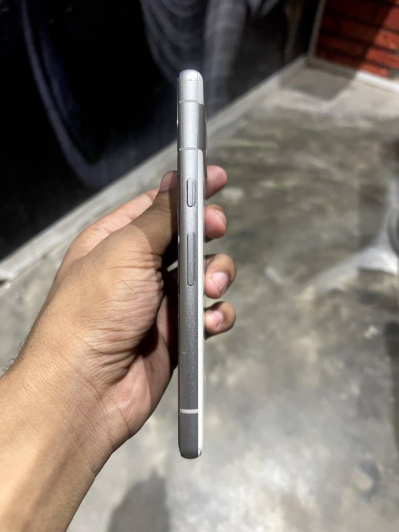 Google Pixel 7a 2