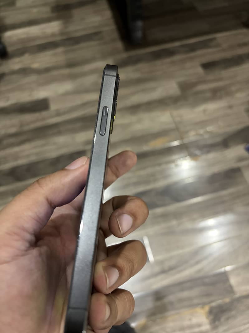 Apple iPhone 12 Pro 1