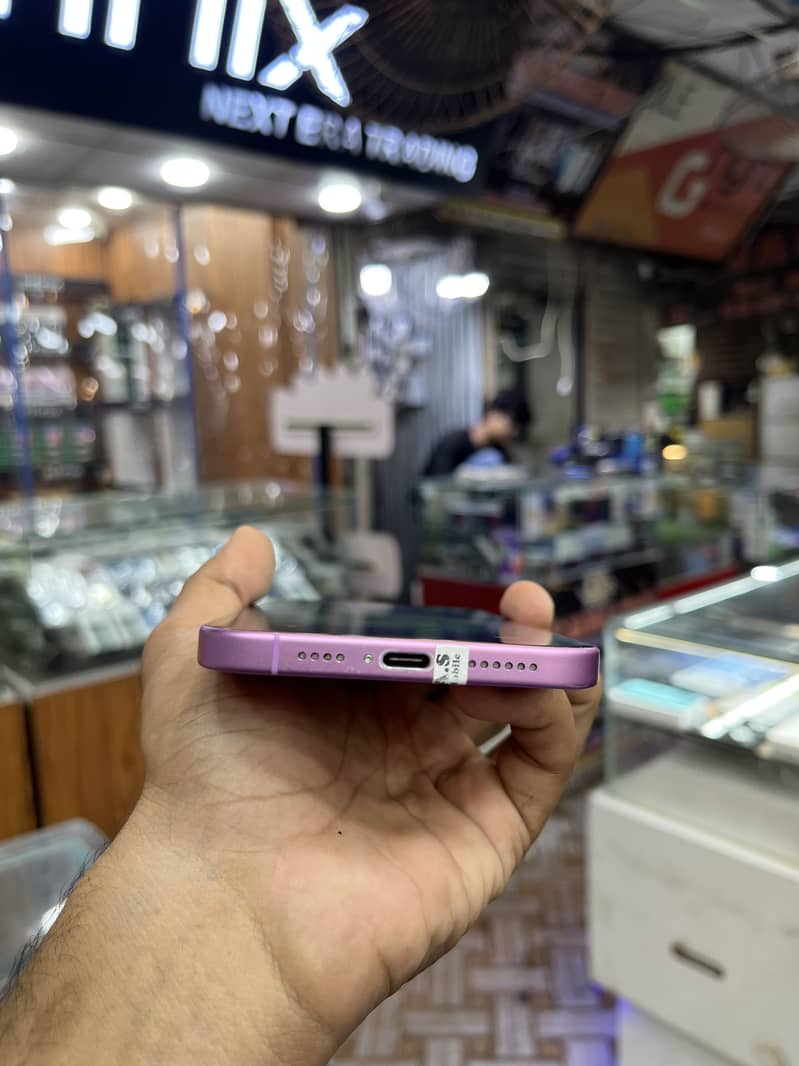 Apple iPhone 16 Plus 2