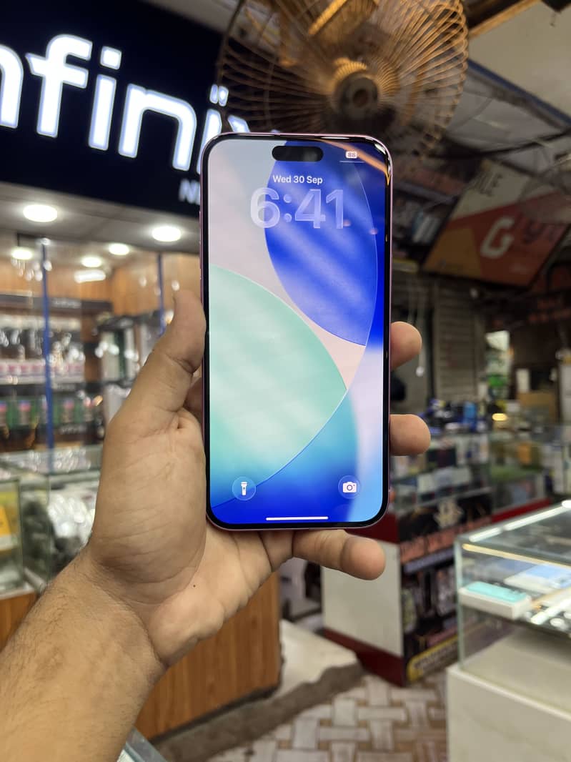 Apple iPhone 16 Plus 4