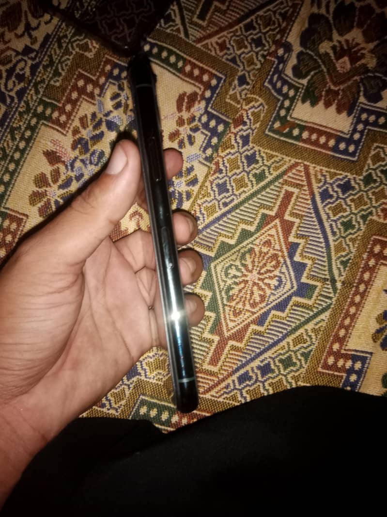 Apple iPhone 11 Pro 2