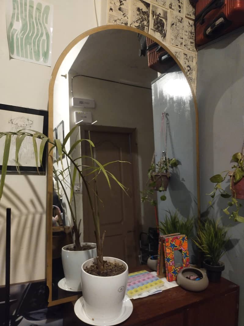 saloon mirror 4