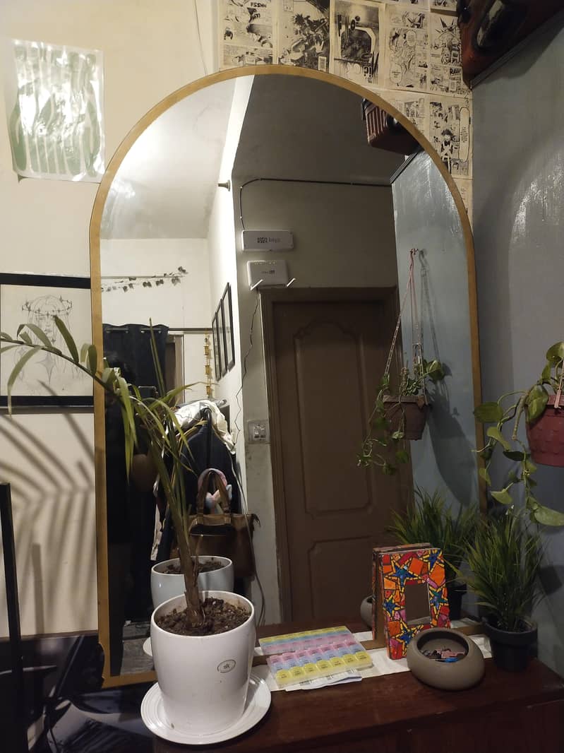 saloon mirror 5