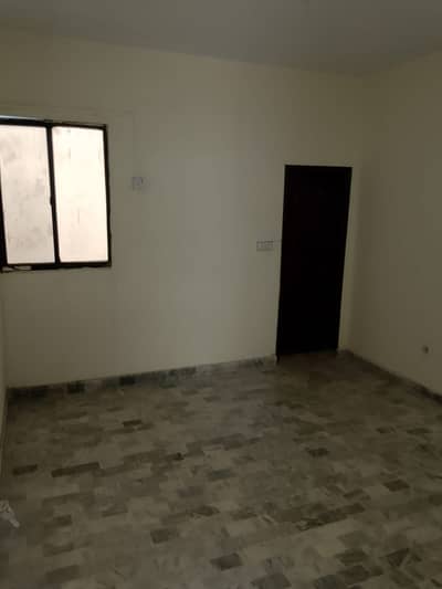 Sale flat Empire Centre 3bed. d d Lift 4rd floor Johar mor