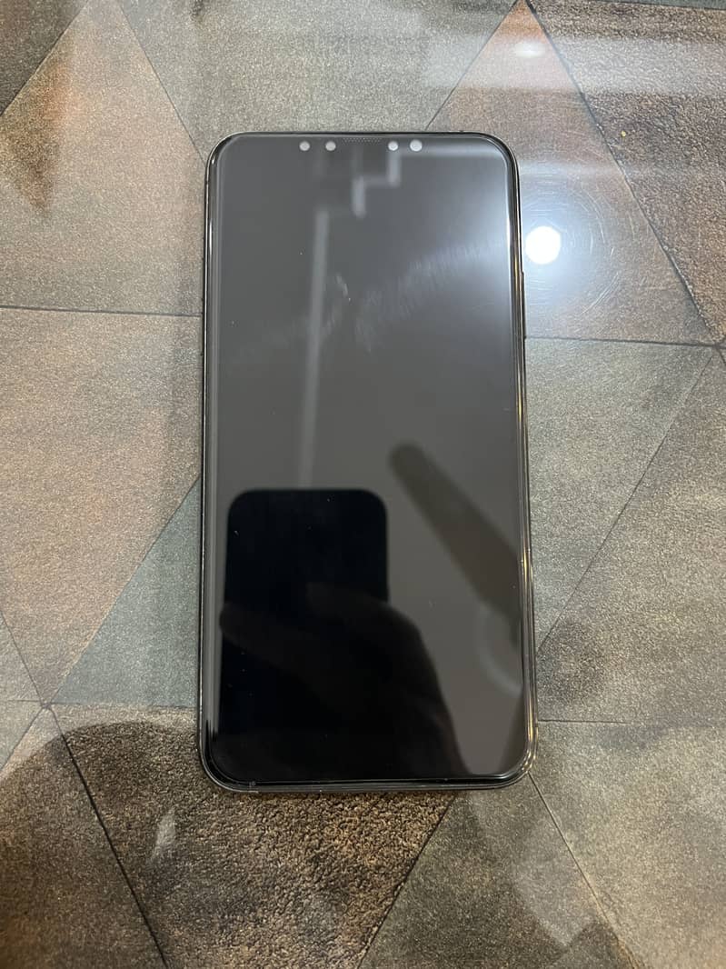 iPhone 11 Pro Max 1