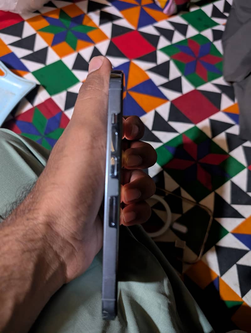 Apple iPhone 13 Pro 1
