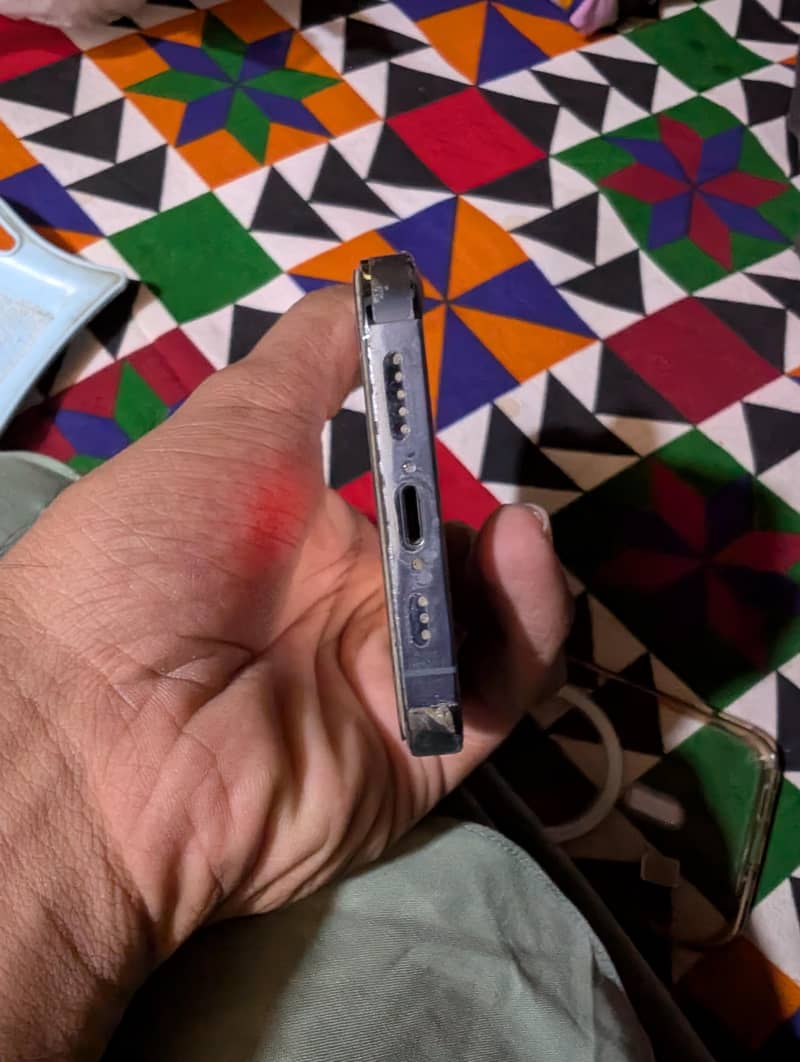 Apple iPhone 13 Pro 2