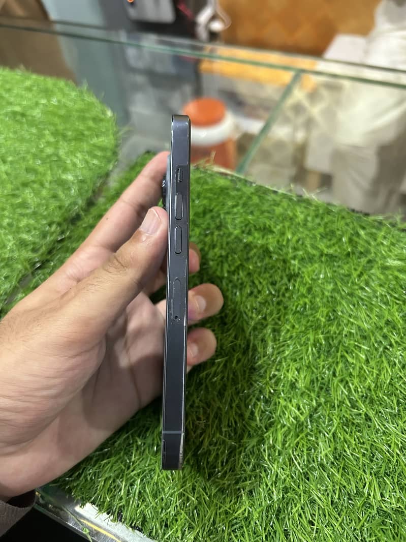 Apple iPhone 13 Pro 0