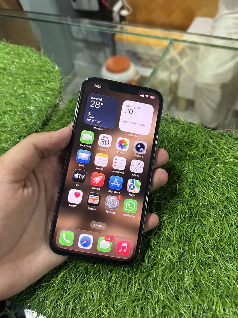 Apple iPhone 13 Pro 4