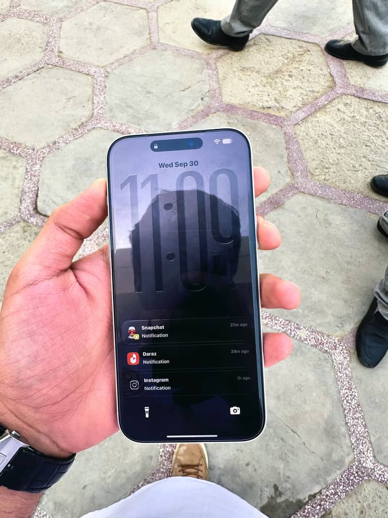 Apple iPhone 17 Pro Max 4