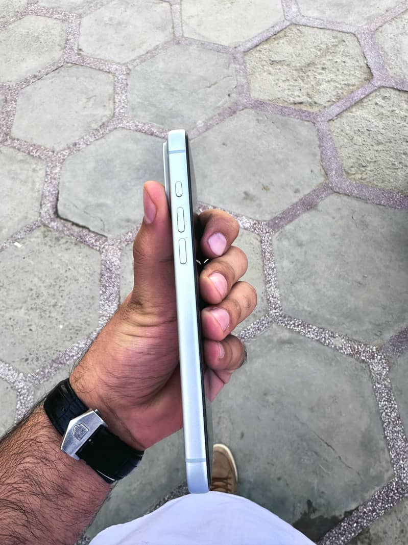 Apple iPhone 17 Pro Max 6